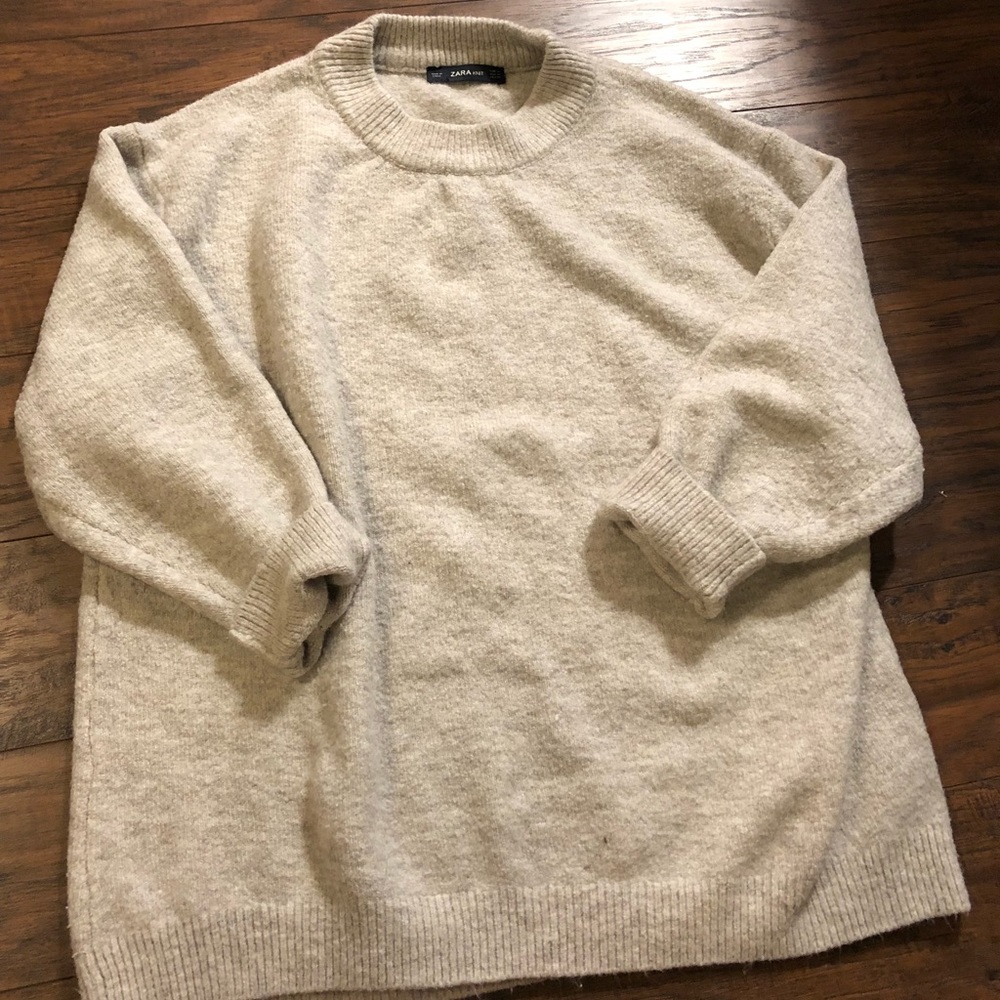 Over-sized Sweater! Cute and Cozy 🤗